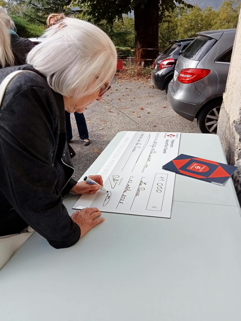 Présentation du projet devant la façade de l'église Saint-Pierre